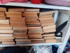 Am carti peste 300 de bucati pretul se negociaza in functie de catitate
