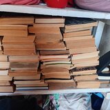 Am carti peste 300 de bucati pretul se negociaza in functie de catitate
